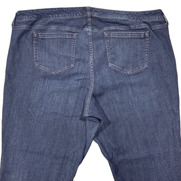 Torrid Women’s jeans Size 22R Dark Blue Rinse Manufacturer Feathering - Picture 6 of 13